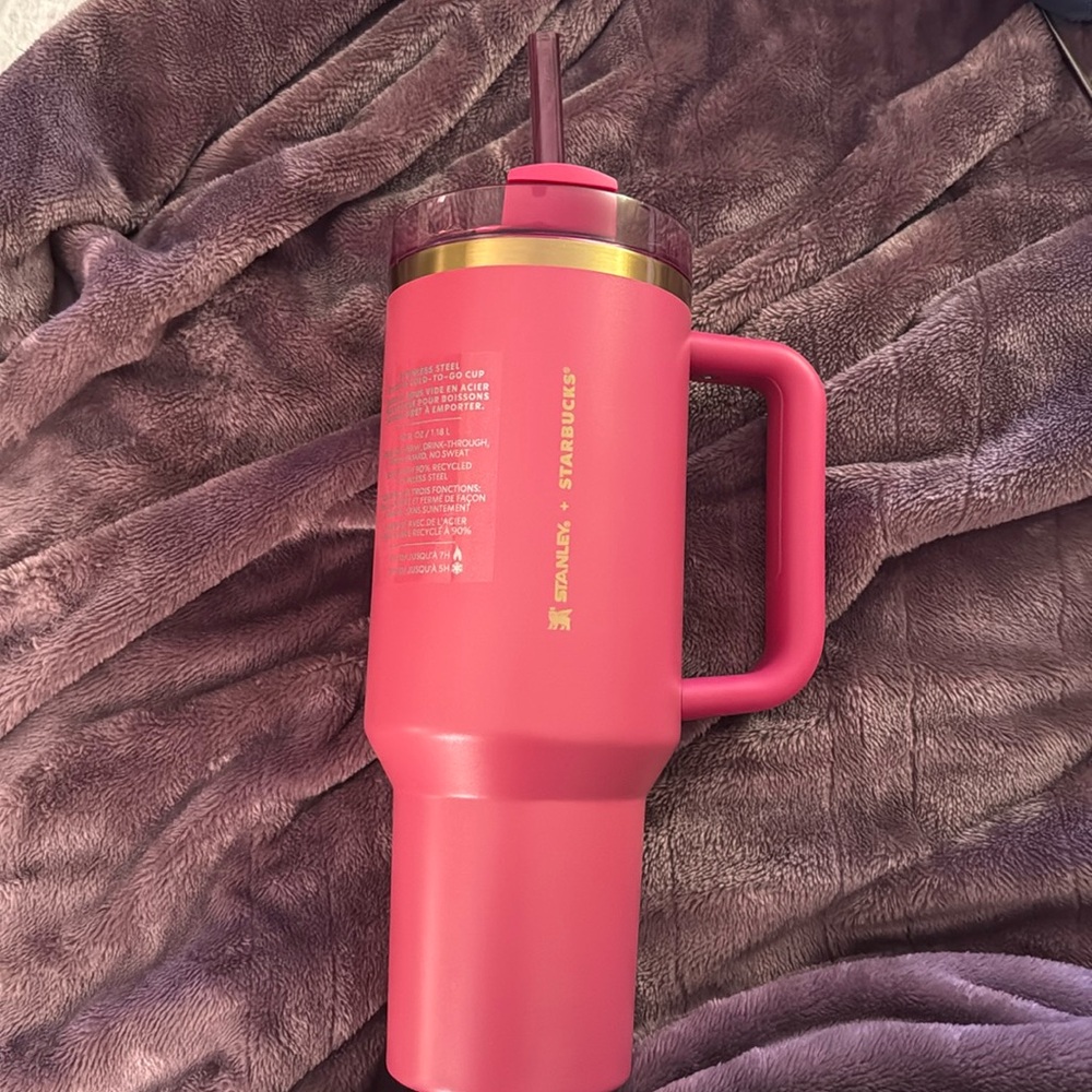 starbucks x Stanley pink Holidays 2024 40 oz stainless steel tumbler Berry New